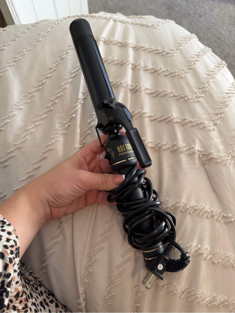 Hot Tools 1" Black Curling Iron – Salon-Quality Styling